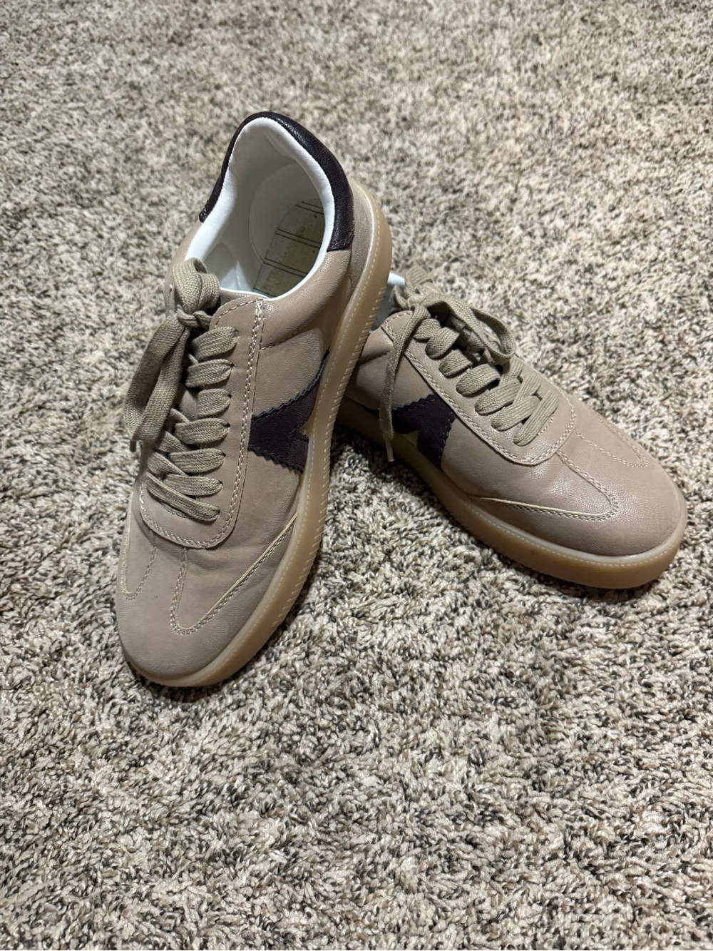 Women’s Mia Casual Leather Sneakers in Taupe with Dark Accent